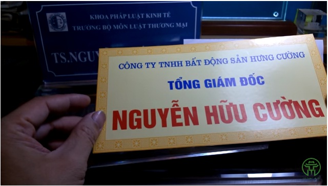 Biển chức danh mica